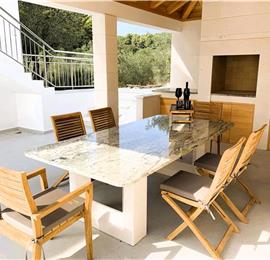 6 Bedroom Beachfront Villa with Heated Pool near Vela Luka on Korcula Island, Sleep 12